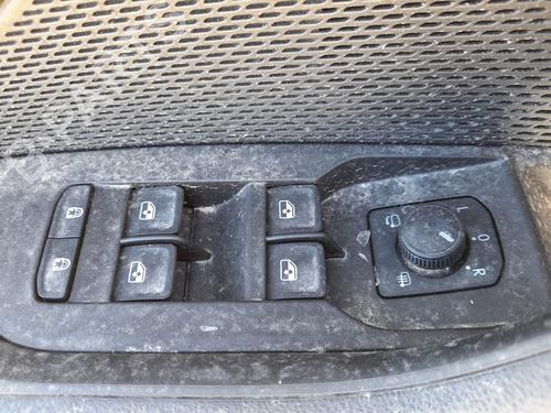 BP29944779I27 main image