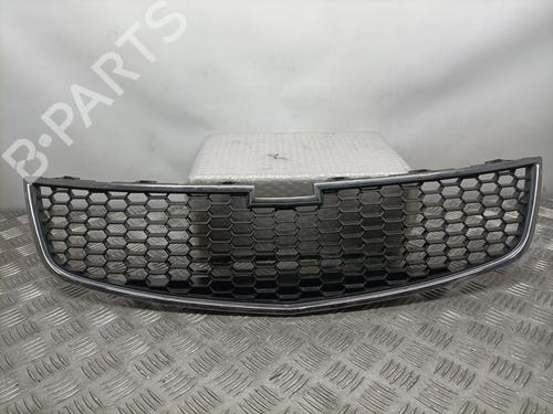 Used Grille CHEVROLET CRUZE Hatchback (J305) [2010-2025]  12507661