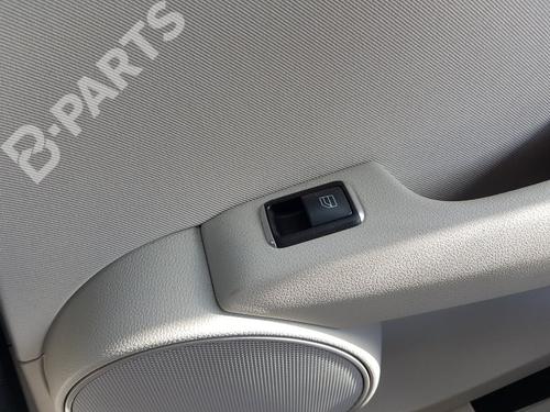 Used Right rear window switch Right rear window switch MERCEDES-BENZ C-CLASS (W204) C 200 CDI (204.001) (136 hp) 10656717 10656717