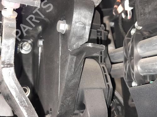 Pedal Pedal RENAULT LAGUNA III (BT0/1) 2.0 dCi (BT01, BT08, BT09, BT0E, BT0K, BT12, BT1C, BT1D,... (150 hp) 37273838 37273838