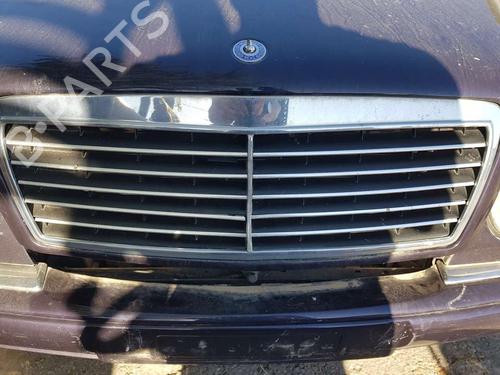 Used Grille MERCEDES-BENZ E-CLASS (W210) [1995-2003]  19158910