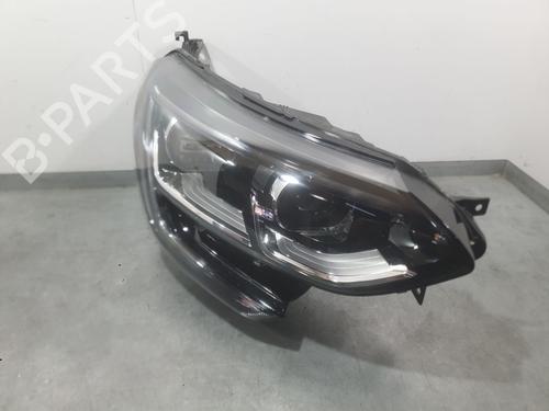 right-headlight-renault-megane-iv-hatchback-b9amn_-2015-40265397 main image