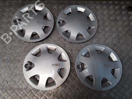 Used Hub cap SEAT TOLEDO I (1L2) 1.8 i (88 hp) 30317037
