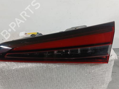 right-tailgate-light-toyota-corolla-estate-_e21_-2019-38174175 main image