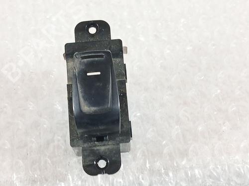 left-rear-window-switch-ssangyong-tivoli-2015-33703600 main image