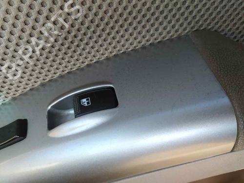 Used Right front window switch KIA SPORTAGE II (JE_, KM_) [2004-2011]  22638858