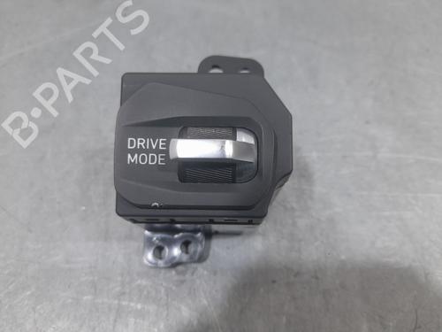 switch-lynk-co-01-2017-32211665 main image