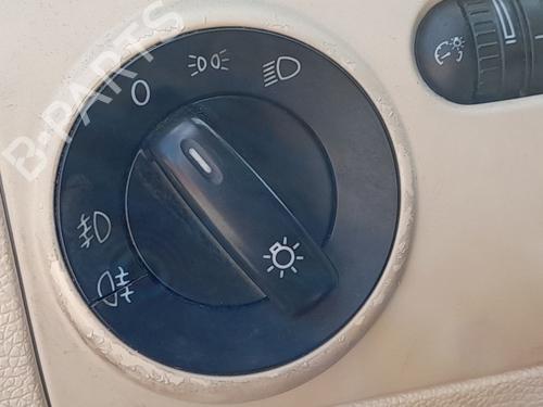 Used Headlight switch Headlight switch VW EOS (1F7, 1F8) 2.0 TDI (140 hp) 33831707 33831707