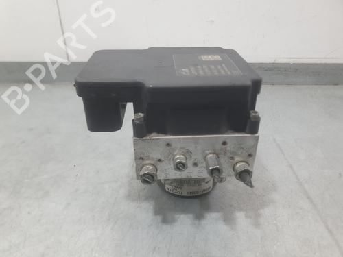 Used ABS pump ABS pump TOYOTA YARIS (_P13_) 1.3 (NSP130_, NSP130) (99 hp) 40038361 40038361