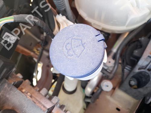 Used Windscreen washer tank PEUGEOT 2008 II (UD_, US_, UY_, UJ_, UR_, UC_) 1.2 PureTech 130 (USHNS, URHNS) (130 hp) 30514883