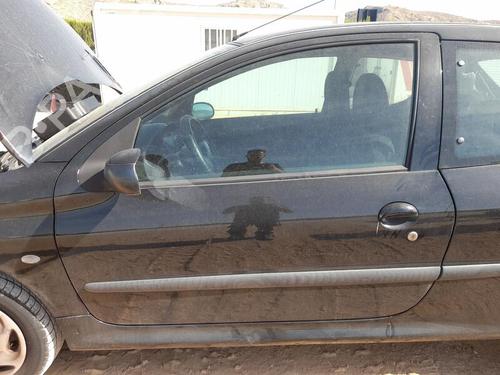 Used Left front door PEUGEOT 206 Hatchback (2A/C) 1.4 HDi eco 70 (68 hp) 27701604