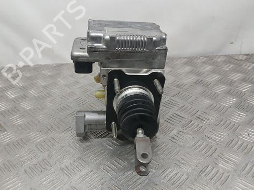 Used ABS pump TOYOTA AURIS (_E18_) 1.3 (NRE180_, NRE180R) (99 hp) 24676645