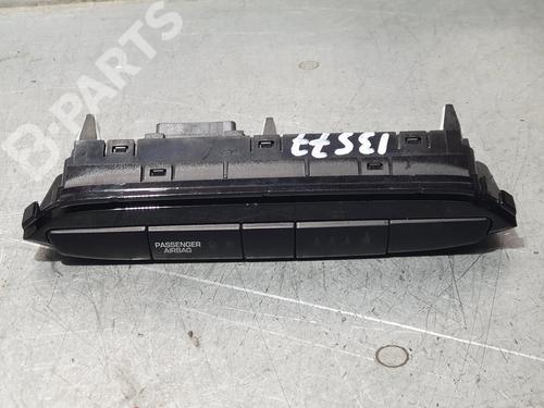 Used Switch HYUNDAI i20 ACTIVE (IB, GB) [2015-2021]  9120838