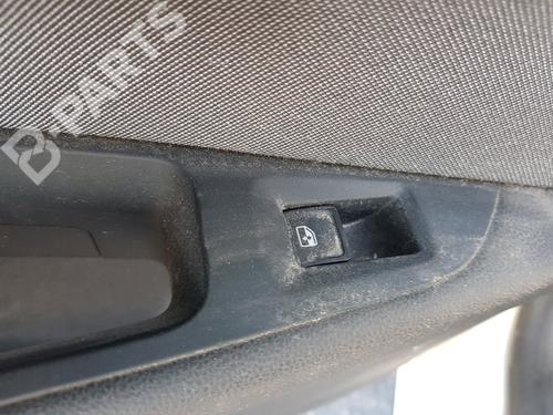 Used Left rear window switch Left rear window switch SEAT LEON (5F1) 1.6 TDI (90 hp) 8784423 8784423