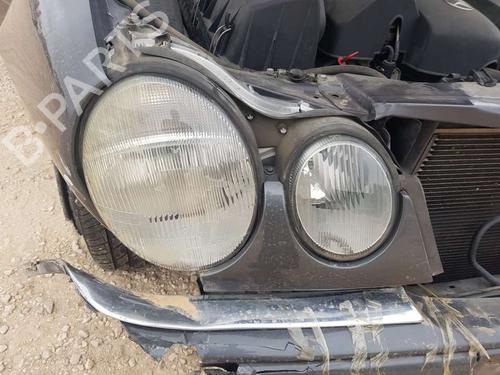 Used Right headlight MERCEDES-BENZ E-CLASS (W210) [1995-2003]  19449635