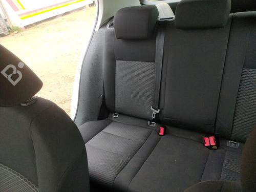 Used Rear seat VW GOLF VI (5K1) 1.6 TDI (105 hp) 24677024