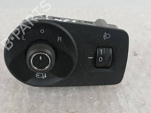 mirror-switch-mg-mg-zs-suv-azs1-2017-34103155 main image