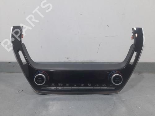 climate-control-toyota-corolla-hatchback-_e21_-_ea1_-_eh1_-18-hybrid-zwe211-zwe219-2018-22637515 main image