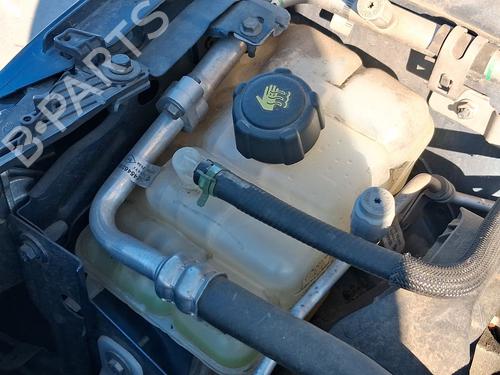 expansion-tank-renault-megane-iv-hatchback-b9amn_-2015-39955108 main image
