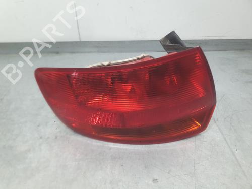 Farolim esquerdo Farolim esquerdo AUDI A3 Sportback (8PA) 1.6 FSI (115 hp) 39658443 39658443