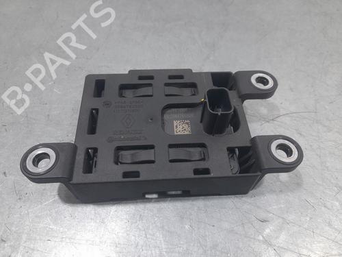 Used Electronic module DACIA SANDERO III 1.0 TCe 90 (91 hp) 30911688