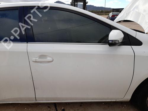 Used Right front door TOYOTA AURIS (_E18_) 1.4 D-4D (NDE180_, NDE180R) (90 hp) 30154736