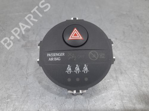 Used Switch TOYOTA YARIS (_P13_) 1.5 (NSP131_) (112 hp) 30837954