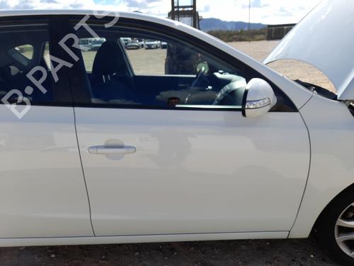 Używane Drzwi przednie prawe HYUNDAI i30 (FD) 1.6 CRDi (116 hp) 30081333