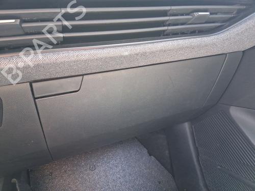 guantera-renault-megane-e-tech-suv-2021-33958385 main image