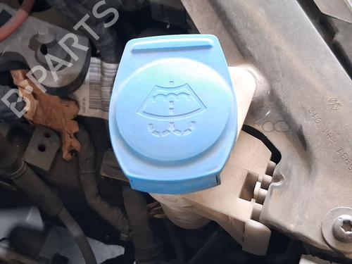 Used Windscreen washer tank Windscreen washer tank 37796445 37796445
