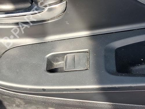right-front-window-switch-toyota-yaris-_p13_-2010-2011-2012-2013-2014-2015-2016-2017-2018-2019-2020-37217370 main image