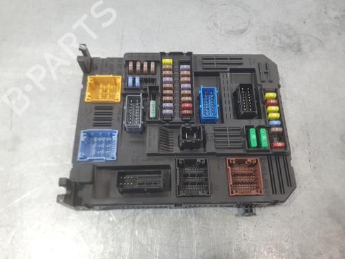 Used Fuse box Fuse box 39379778 39379778