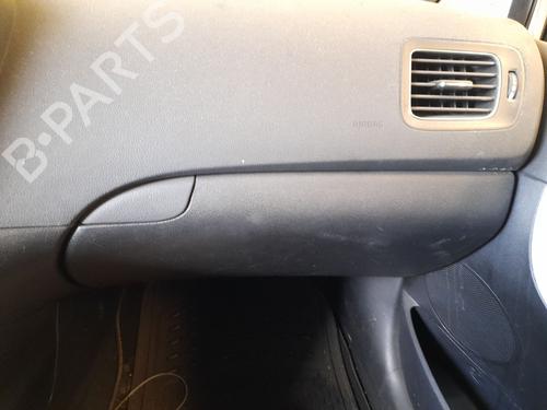 Guantera Guantera KIA CEE'D Sportswagon (JD) 1.6 CRDi 136 (136 hp) 37242726 37242726