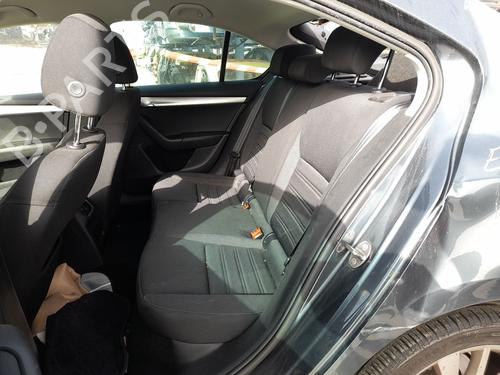 Banco traseiro Banco traseiro SKODA OCTAVIA III (5E3, NL3, NR3) 1.5 TSI (150 hp) 33886536 33886536