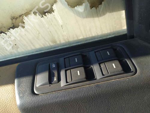 Used Left front window switch LAND ROVER DISCOVERY III (L319) [2004-2009]  23427651