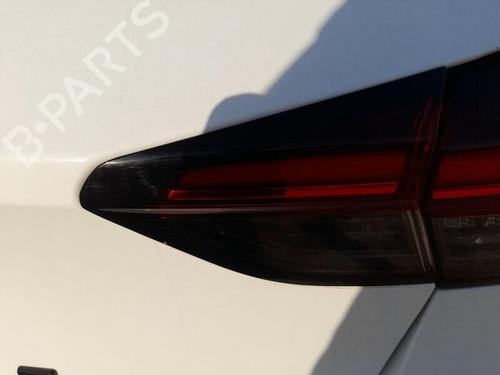 Used Right tailgate light OPEL CORSA F (P2JO) 1.2 (68) (101 hp) 28318859