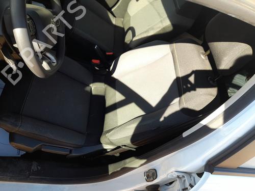 Siège avant gauche CITROËN C3 III (SX) 1.5 BlueHDi 100 (SXYHYP, SXYHTU) (102 hp) 30507333