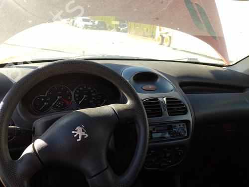 Armaturenbrett für PEUGEOT 206 Hatchback (2A/C) 1.4 i (75 hp) 30624284