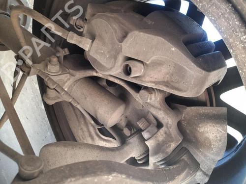 Used Right front steering knuckle BMW 7 (E65, E66, E67) 730 d (218 hp) 29730443