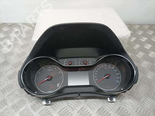 Used Instrument cluster OPEL CORSA F (P2JO) [2019-2025]  15518793