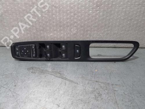 Used Left front window switch RENAULT CLIO IV (BH_) [2012-2021]  18136887