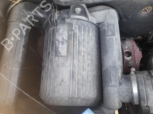 Used Air filter box VW TRANSPORTER T4 Van (70A, 70H, 7DA, 7DH) 2.4 D (78 hp) 28296743