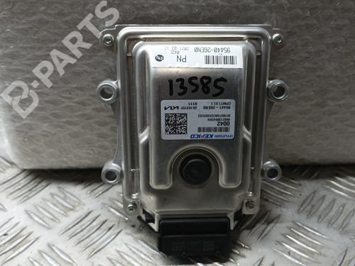 engine-control-unit-ecu-kia-stonic-yb-10-t-gdi-9544126en0-2017-10655452 main image