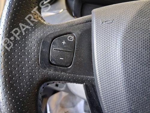 Steering wheel RENAULT ZOE (BFM_) ZOE | BP38302925C49 - Image 3