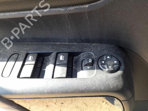 Used Left front window switch CITROËN C5 AIRCROSS (A_) 1.2 PureTech 130 (ARHNSJ) (131 hp) 29807842