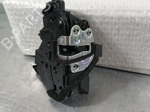 front-left-lock-kia-stonic-hatchback-van-yb-2017-36868365 main image