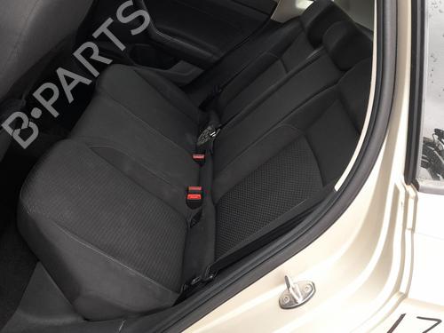 Sæde Bagtil Sæde Bagtil VW POLO VI (AW1, BZ1, AE1) 1.0 TSI (95 hp) 33660699 33660699