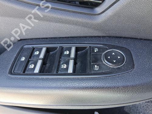 venstre-fortil-elrude-kontakt-renault-megane-e-tech-suv-2021-33958388 main image