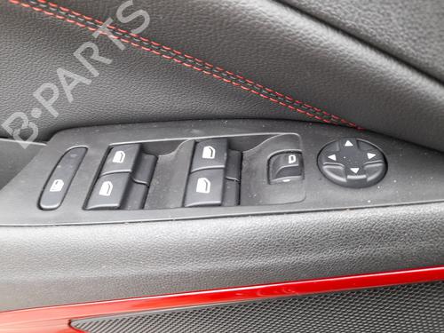 Mando elevalunas delantero izquierdo OPEL CROSSLAND X / CROSSLAND (P17, P2QO) 1.2 (75) (110 hp) 31810797