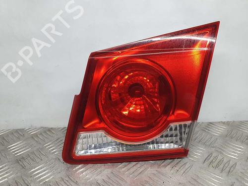 right-taillight-chevrolet-cruze-hatchback-j305-sin-ref-interior-2010-16519064 main image